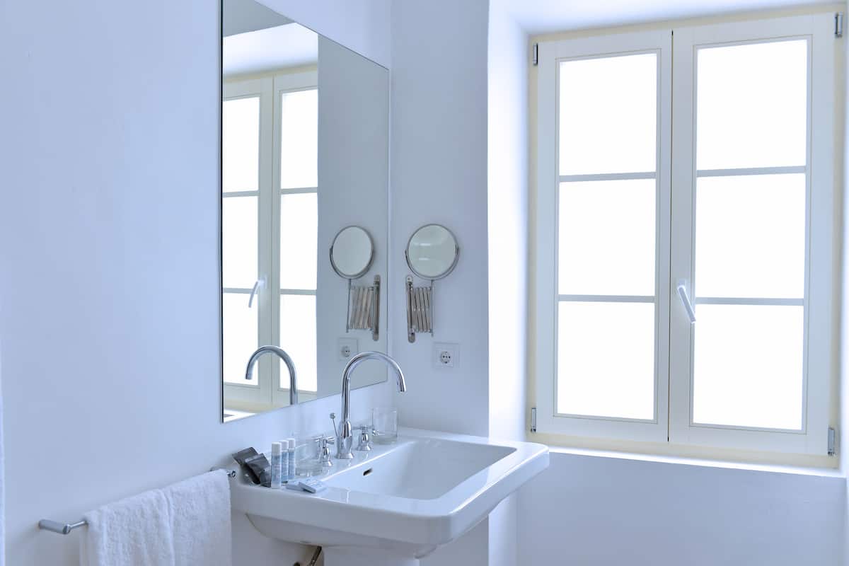 noble suite | bathroom sink