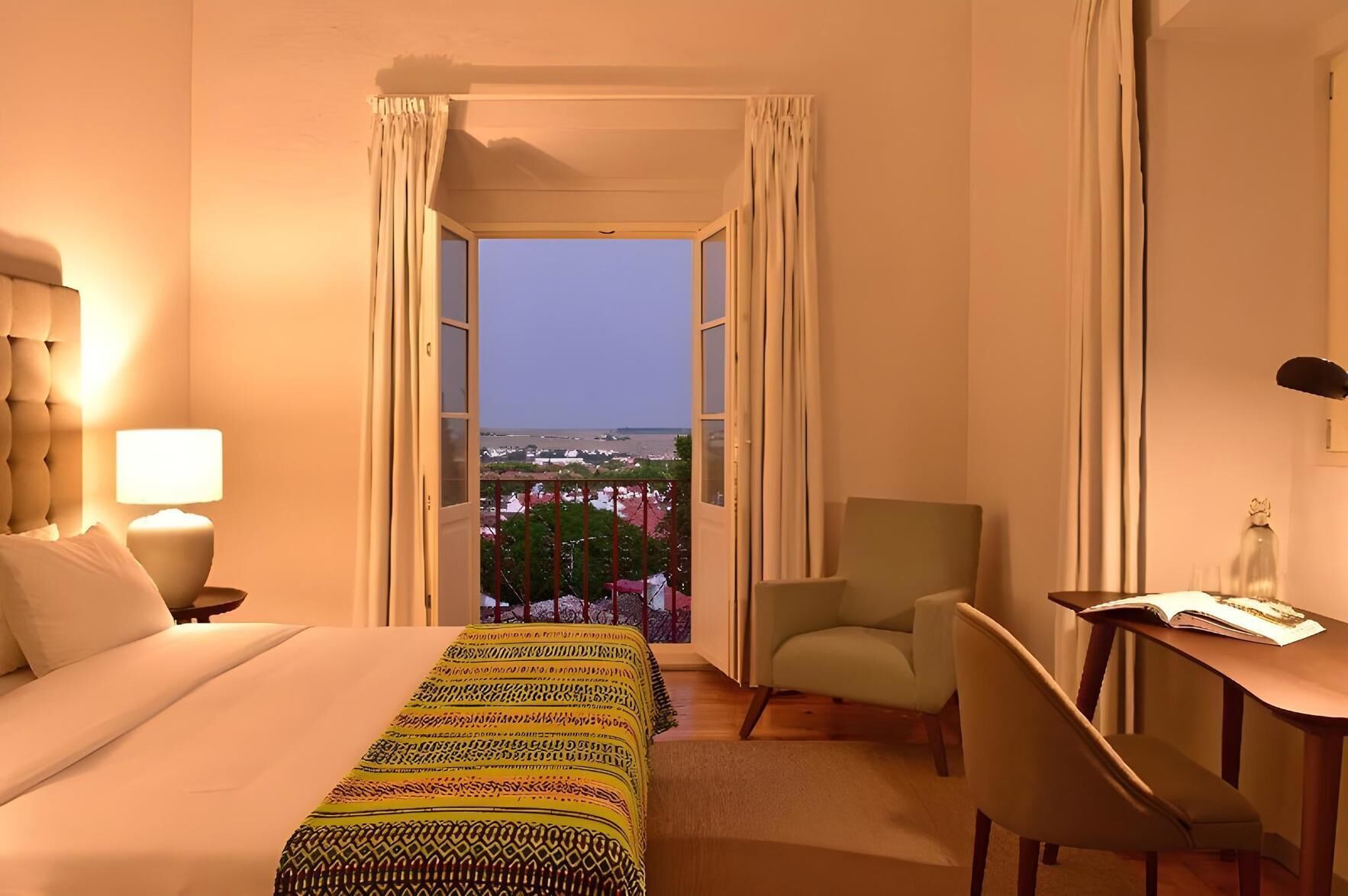 In-room safe, free WiFi, bed sheets