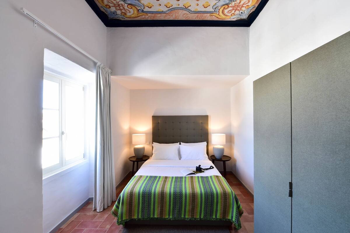 Prestige Room | In-room safe, WiFi (free), bed sheets