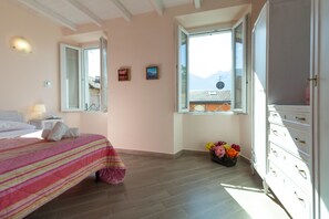 Habitació familiar, 2 dormitoris | Minibar, wifi gratuïta i roba de llit