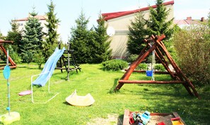Zona de jocs infantil: a l'aire lliure