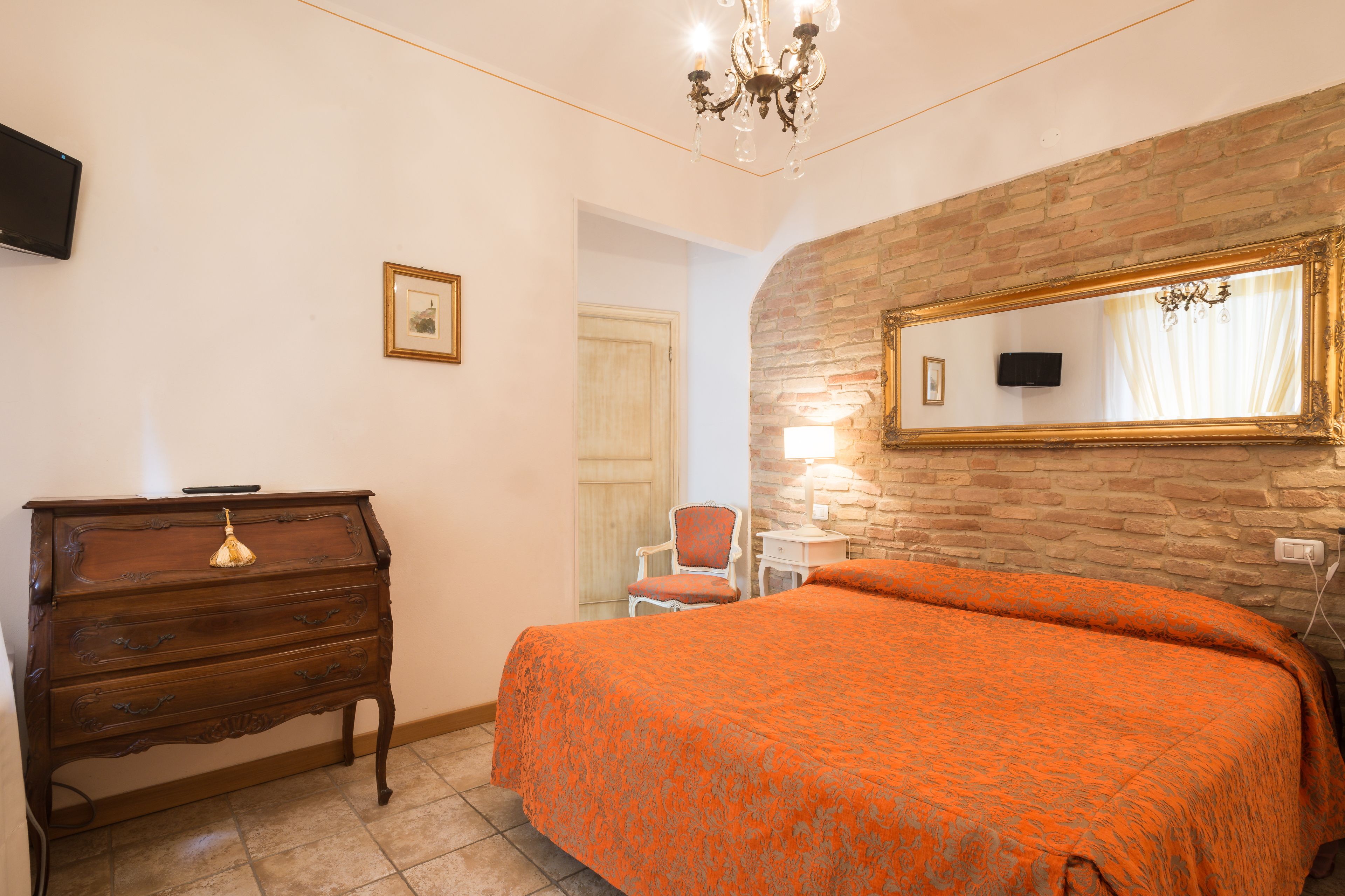 Photo - Donna Nobile