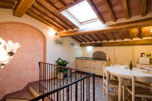 Full-size fridge, microwave, stovetop, coffee/tea maker - Donna Nobile (San Gimignano)