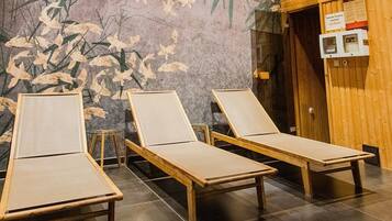 Couples treatment rooms, hot stone massages, prenatal massages