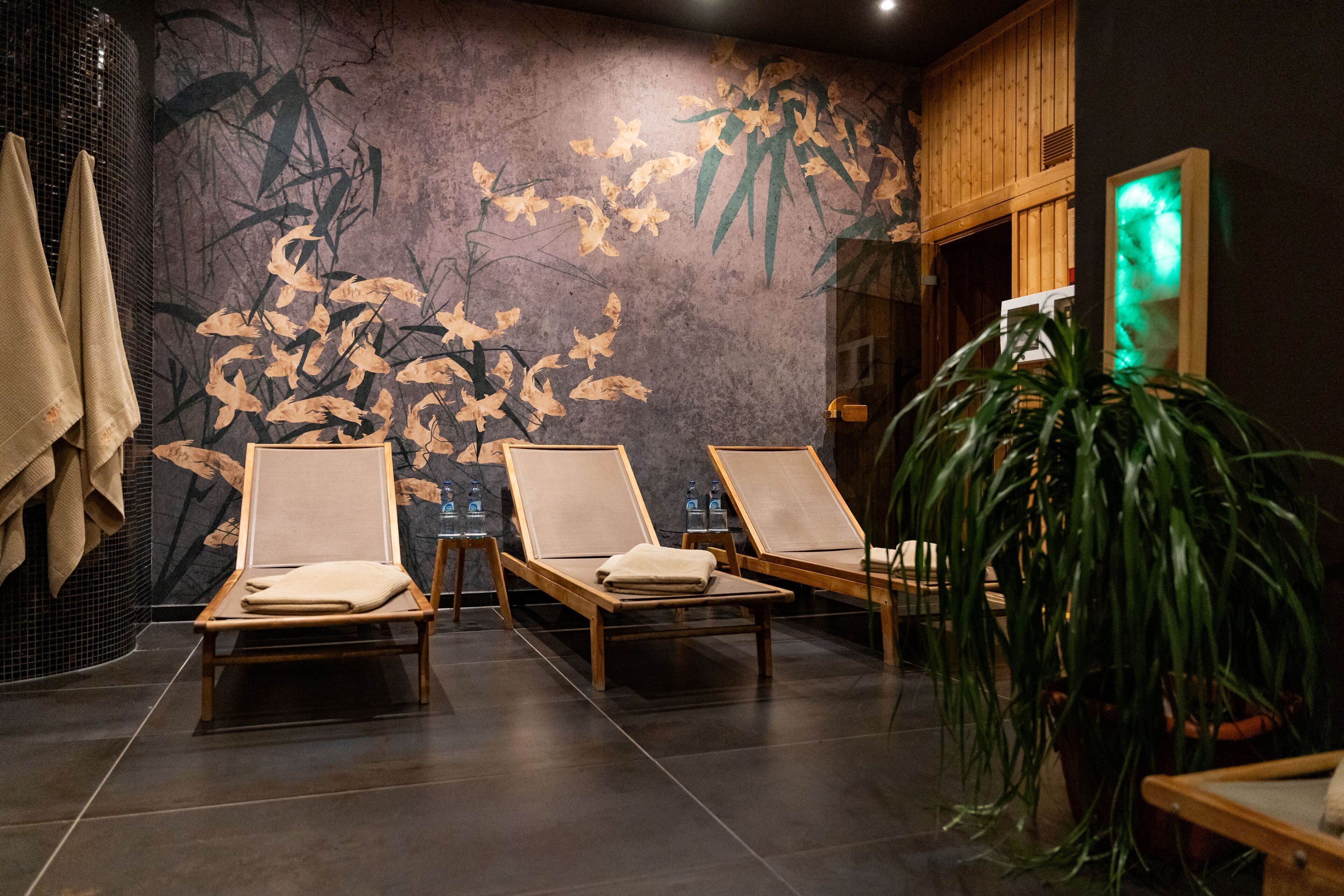 Parihoitohuone(ita), kuumakivihierontaa, raskausajan hierontaa