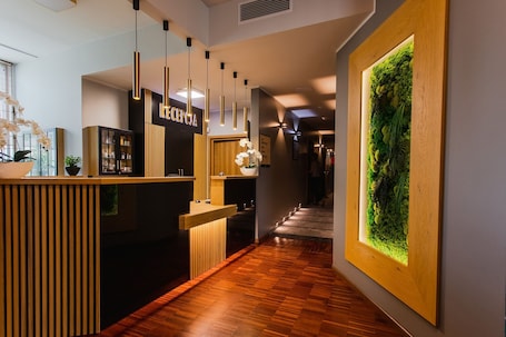 Reception. Szara Willa