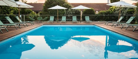 Outdoor pool, sun loungers