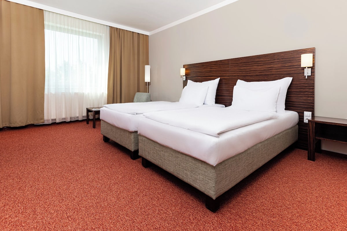 Premium bedding, minibar, in-room safe, desk