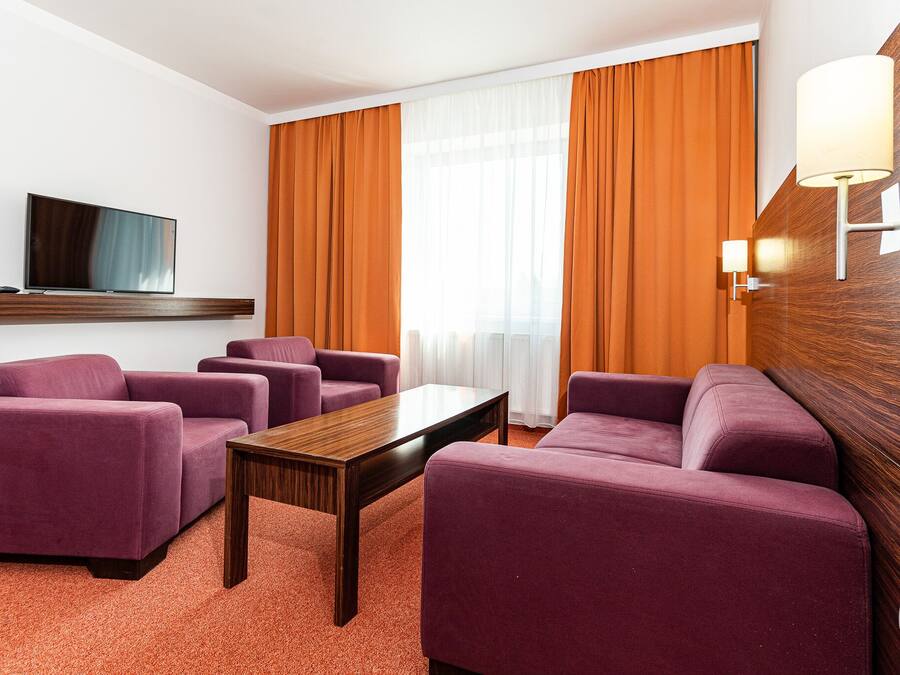 Suite | Premium bedding, minibar, in-room safe, desk
