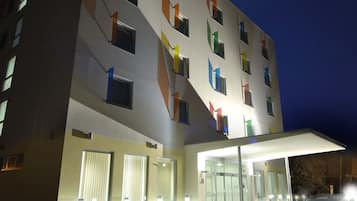 Façade de l’hébergement - soirée/nuit