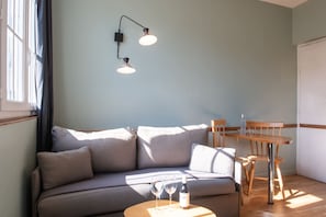 Suite junior | Minibar, in-room safe, desk, blackout drapes -  Hôtel Helzear Montparnasse (Paris)