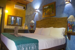 Quarto casal de uso individual | 1 quarto, cofres nos quartos, roupa de cama