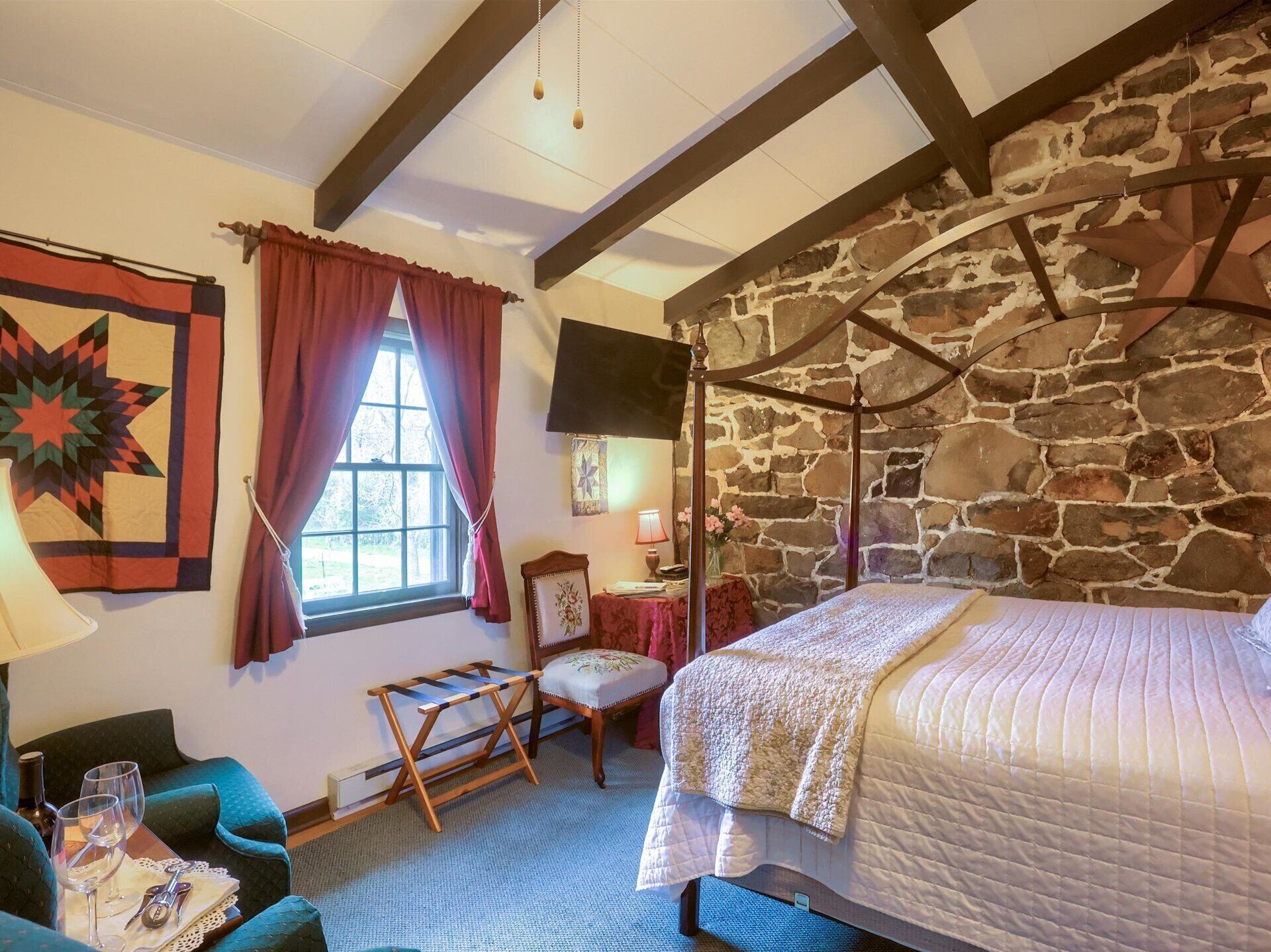 North Star Room | Premium bedding, pillowtop beds, iron/ironing board, free WiFi