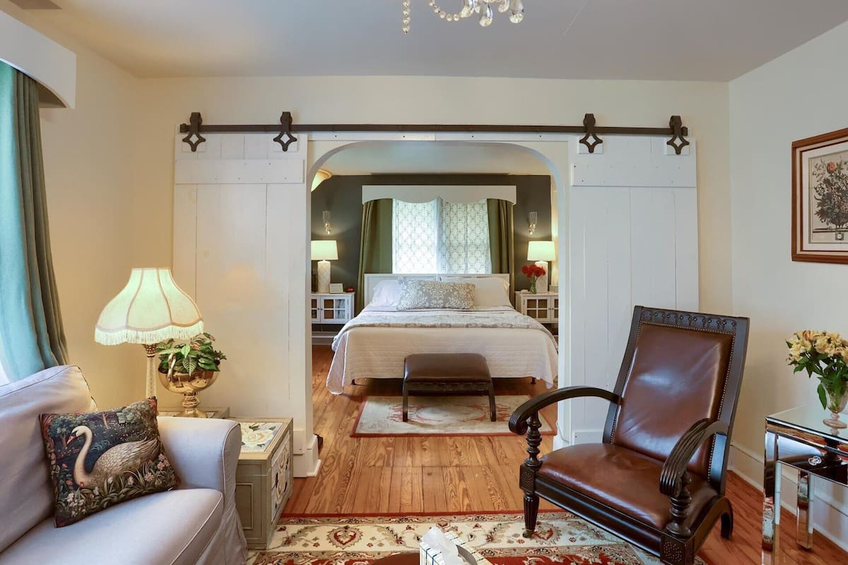 Swan Cottage | Living area | Flat-screen TV