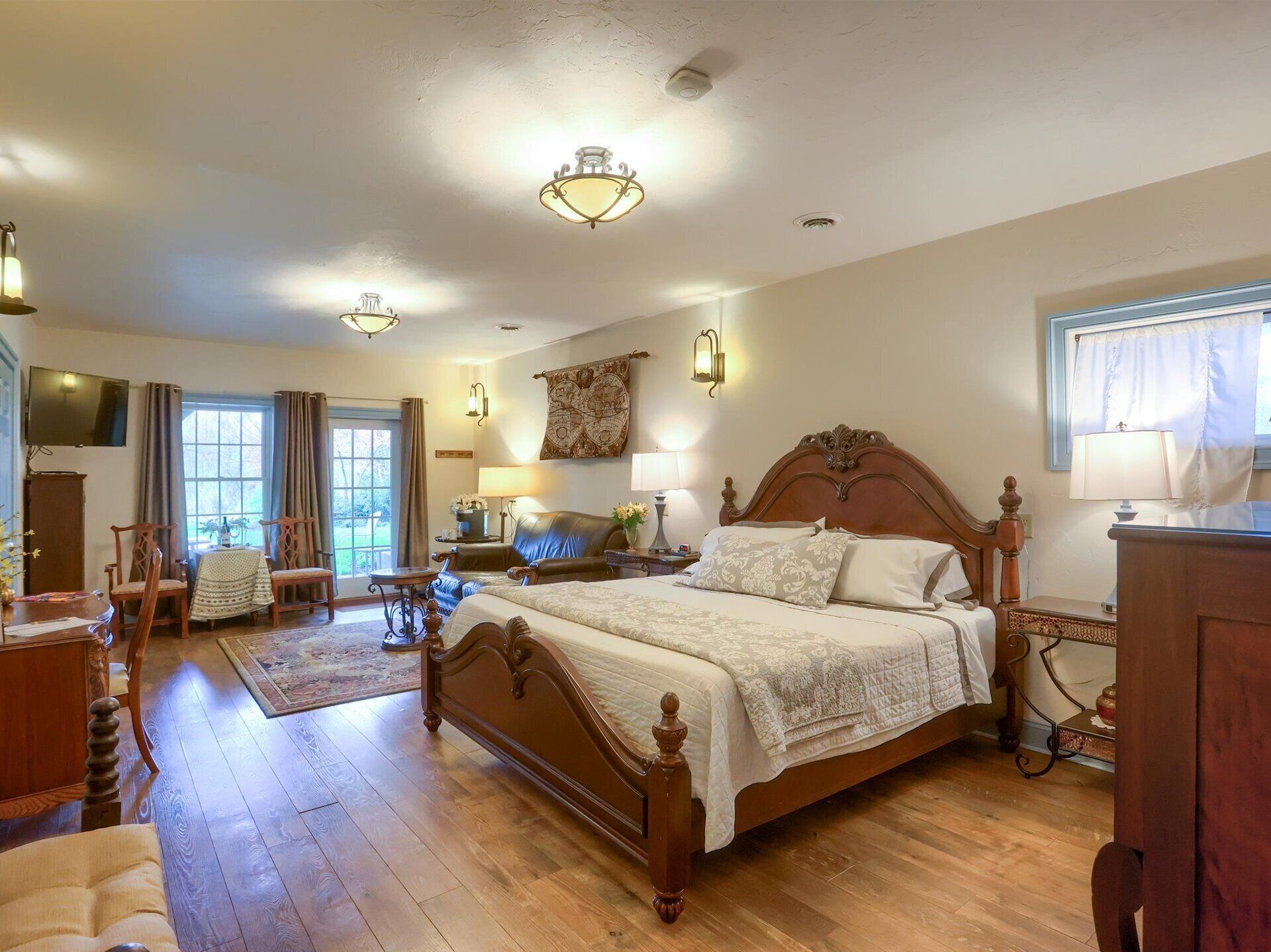 Houghtelin's Hideaway Room | Premium bedding, pillowtop beds, iron/ironing board, free WiFi