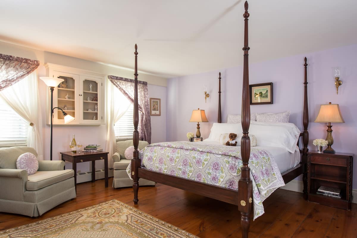 Catherine Caldwell, Luxury Room, Jetted Tub | 14 bedrooms, premium bedding, pillowtop beds, laptop workspace