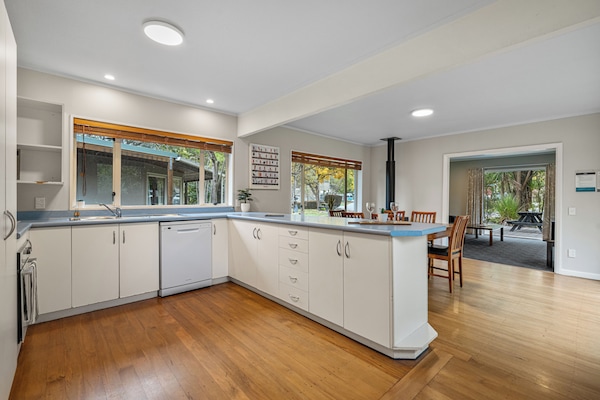 House - 4 Bedrooms | Private kitchen