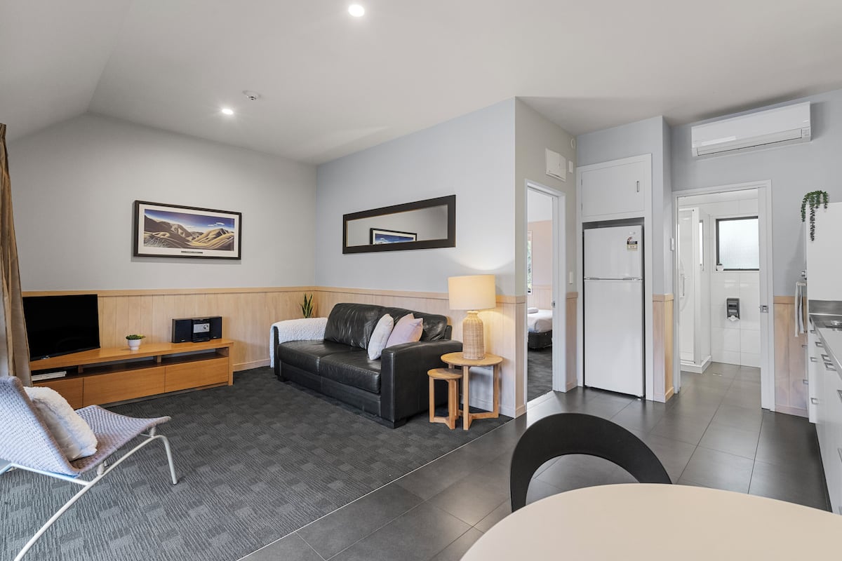 Motel Room - 1 Bedroom (3) | Aire de séjour | Table de ping-pong