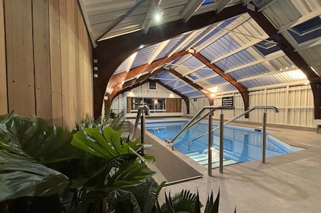 Indoor pool. Tasman Holiday Parks - Christchurch