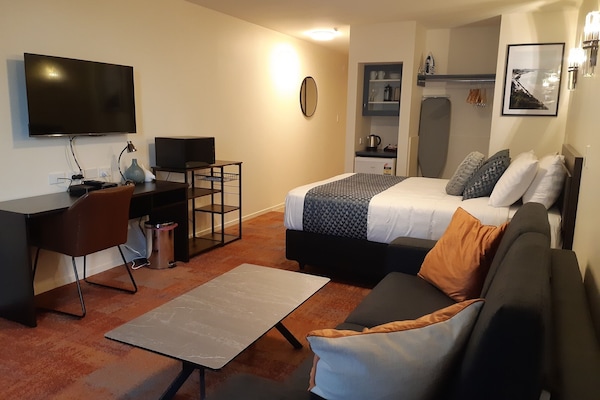 Studio Standard, 1 grand lit et 1 canapé-lit