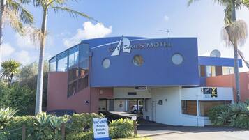 Fachada de la propiedad