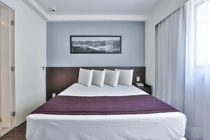 Quarto Casal Superior  | 客房內保險箱、筆電工作空間、遮光布/窗簾、免費無線上網