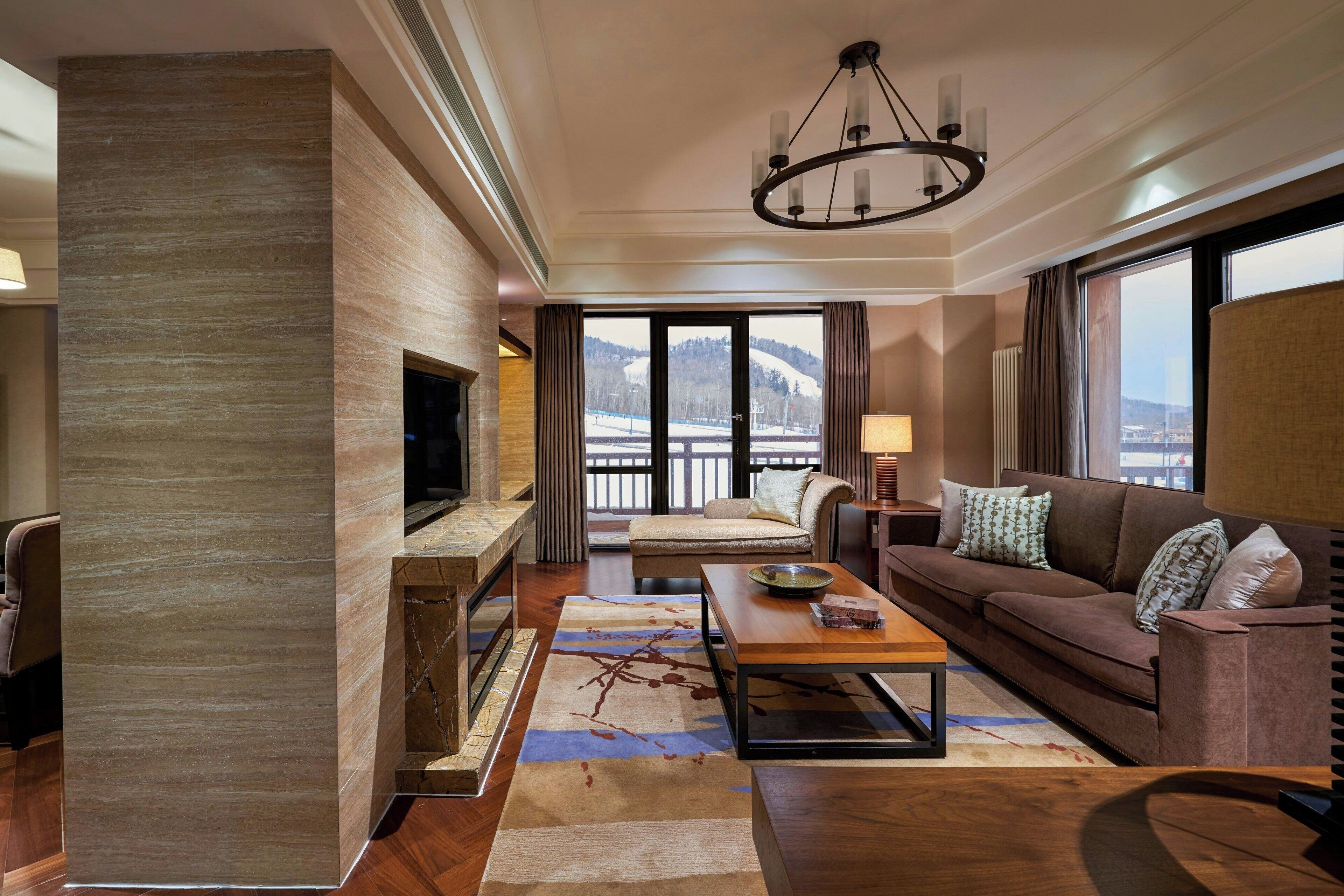 Executive Suite, 1 Bedroom, Executive Level | 1 bedroom, premium bedding, down comforters, pillowtop beds