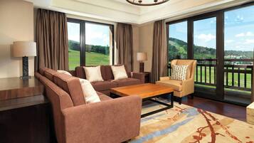 1 bedroom, premium bedding, down comforters, pillowtop beds