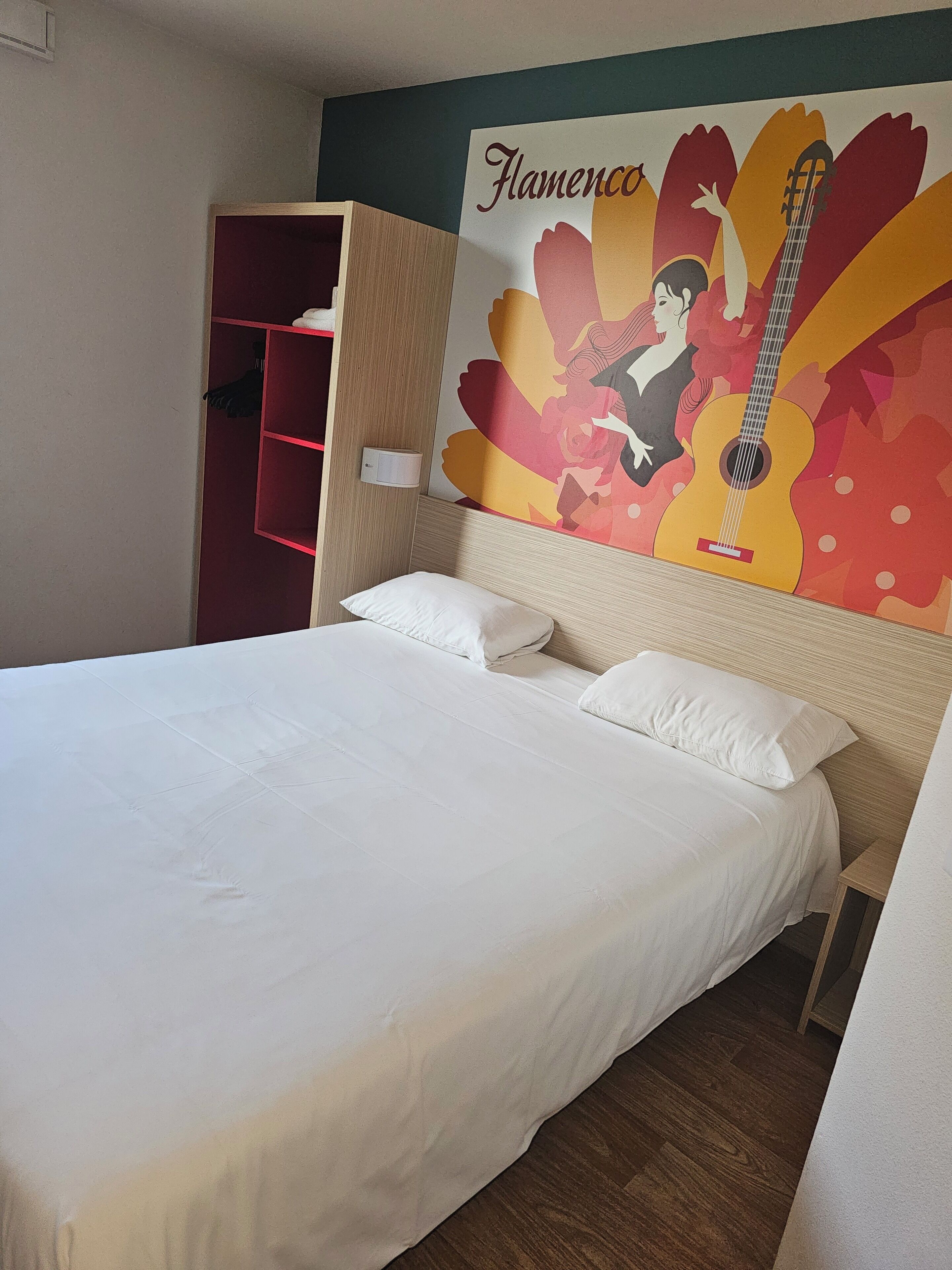 superior room, 1 double bed | premium bedding, individually decorated, individually furnished, desk