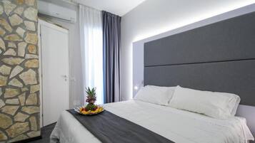 Standard Double Room, 1 Double Bed | 1 bedroom, premium bedding, pillow-top beds, minibar