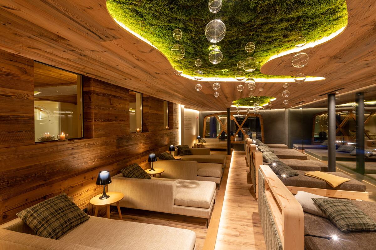 sauna, hot tub, steam room, turkish bath/hammam, hot stone massages