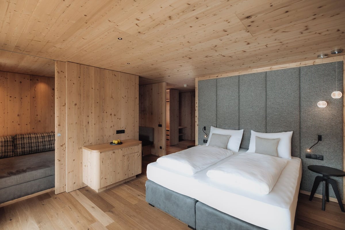 Phòng Suite Exclusive, ban công | 1 phòng ngủ, bộ đồ giường cao cấp, chăn bông, két bảo mật tại phòng