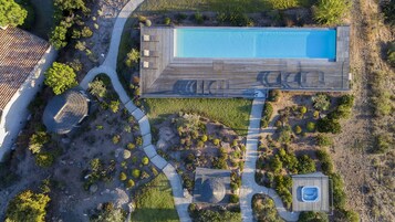 3 outdoor pools, pool umbrellas, sun loungers