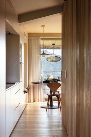 Appartement Prestige Vue Mer 2/4 | Yksityinen keittiö | Jääkaappi, mikroaaltouuni, liesi, espressokone