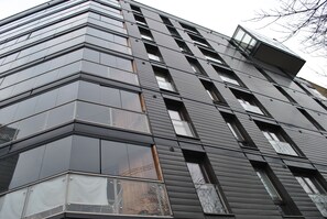 Vista frontal de la propiedad