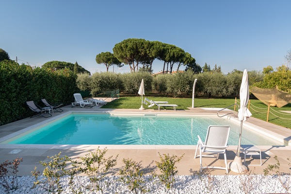 Piscina stagionale all'aperto, ombrelloni da piscina