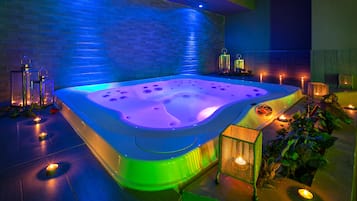 Bañera de hidromasaje interior