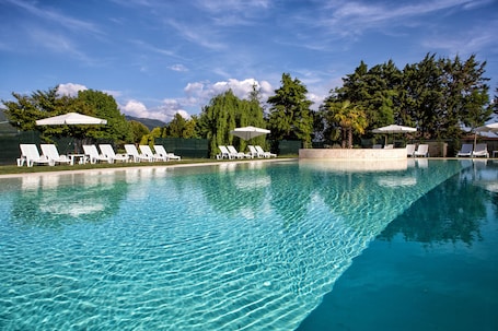 Outdoor pool, sun loungers