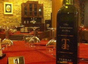 Lunch and dinner served, Regional cuisine