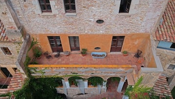 Uitzicht op de binnenplaats