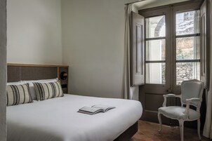 Edredón, decoración personalizada, wifi gratis y ropa de cama 