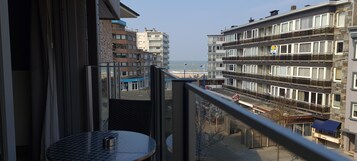 Minibar, cassaforte in camera, una scrivania, postazione laptop