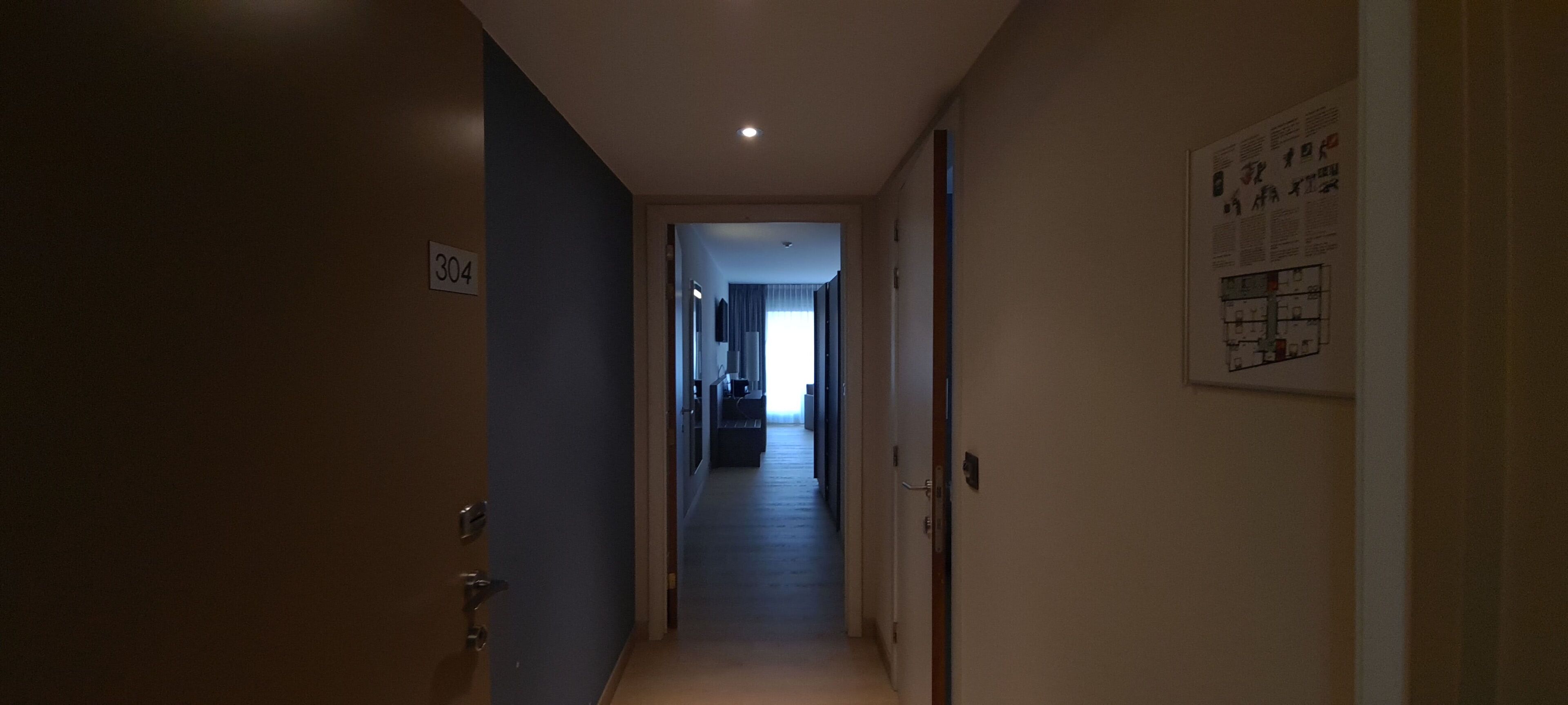 double room | 1 bedroom, minibar, in-room safe, desk