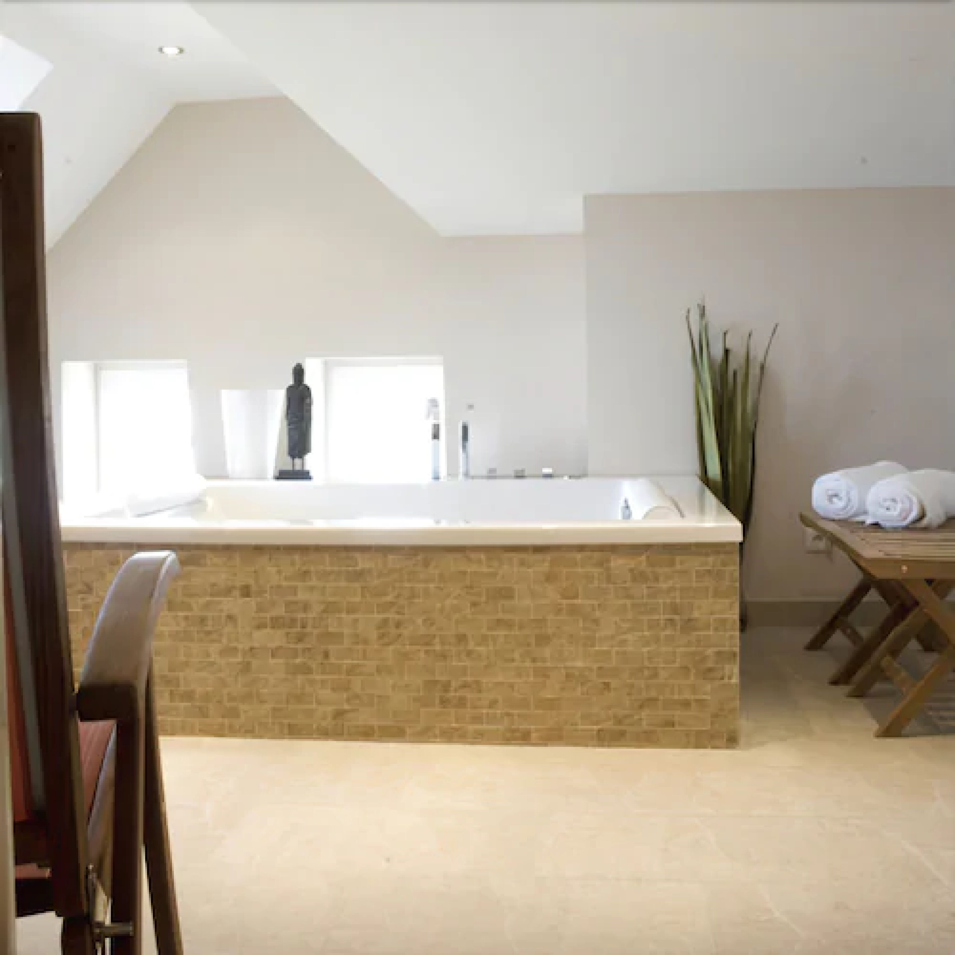 sauna, turkish bath/hammam, body treatments, body wraps, body scrubs