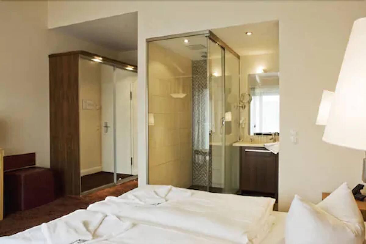 standard double room | hypo-allergenic bedding, in-room safe, desk, blackout curtains