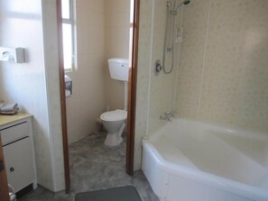 Family Room | Bathroom