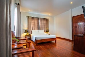 Super Deluxe Balcony Room | 1 bedroom, minibar, in-room safe, desk - Apsara Centrepole Hotel (Siem Reap)