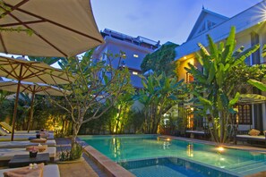 室外游泳池，免费小屋，池畔遮阳伞