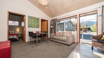 Self Contained - Sleeps 6 (2 Bedroom) | Living area