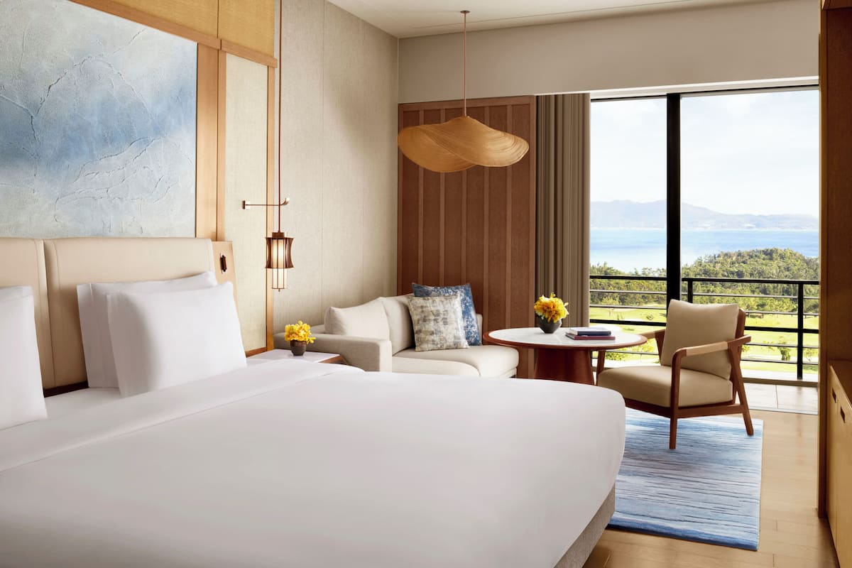 Deluxe Room, 1 King Bed, Non Smoking, Ocean View | 1 bedroom, premium bedding, minibar, in-room safe
